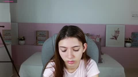 Snapshot of liseth_fox chatting on 12.14.24 Liseth Fox online show from 12.14.24