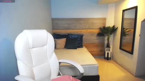 Snapshot of liseth_fox chatting on 01.04.25 Liseth Fox online show from 01.04.25