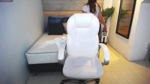 Snapshot of liseth_fox chatting on 02.18.25 Liseth Fox online show from 02.18.25