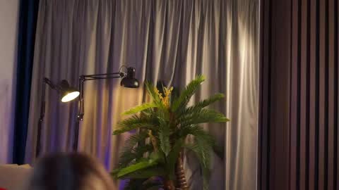 LisetteLuxe online show from 04.17.26