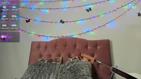 Snapshot of lissa_brown_ chatting on 12.10.24 Lissa online show from 12.10.24