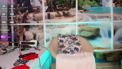 Snapshot of lissa_brown_ chatting on 02.12.25 Lissa online show from 02.12.25