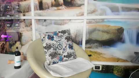 Snapshot of lissa_brown_ chatting on 02.20.25 Lissa online show from 02.20.25