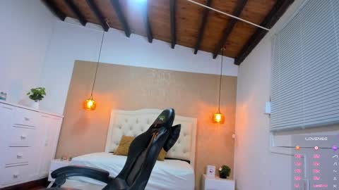 L I S S A  online show from 02.13.25