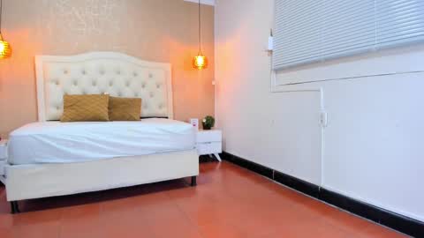 L I S S A  online show from 02.13.25