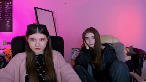 Snapshot of lissa_night chatting on 10.19.25 lissa_night online show from 10.19.25
