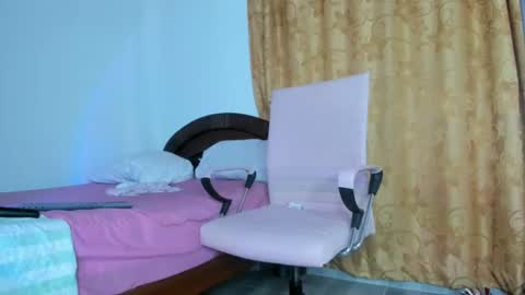 lissa_petitee online show from 02.16.25