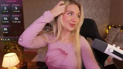 Snapshot of lissablush_ chatting on 11.04.25 Lissa online show from 11.04.25