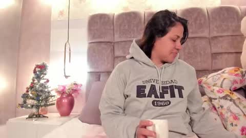 Snapshot of lissaharris chatting on 12.05.25 lissaharris online show from 12.05.25