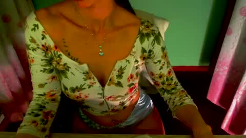 Snapshot of lisstaylor chatting on 12.30.24 Liss online show from 12.30.24