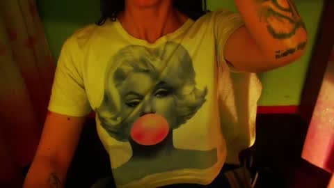 Snapshot of lisstaylor chatting on 01.29.25 Liss online show from 01.29.25