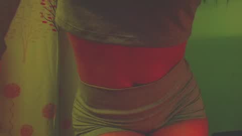 Snapshot of lisstaylor chatting on 02.05.25 Liss online show from 02.05.25