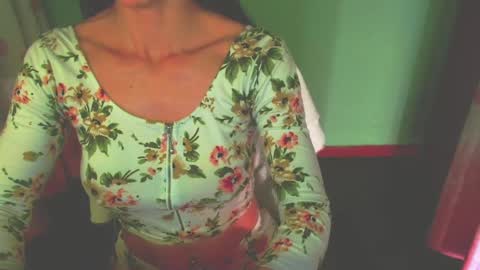 Snapshot of lisstaylor chatting on 02.11.25 Liss online show from 02.11.25