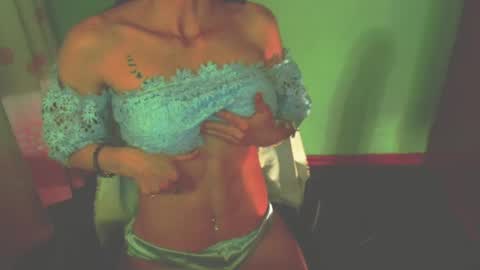 Snapshot of lisstaylor chatting on 02.12.25 Liss online show from 02.12.25