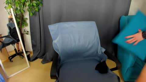 Isabel online show from 05.21.26