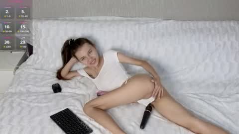 Snapshot of little__lunaa chatting on 07.24.26 online show from 07.24.26