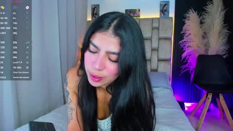 Sophie ---- connected from 1400 to 2100 Colombia time online show from 06.08.26
