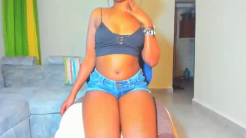 Snapshot of little_africa chatting on 12.31.24 little_africa online show from 12.31.24