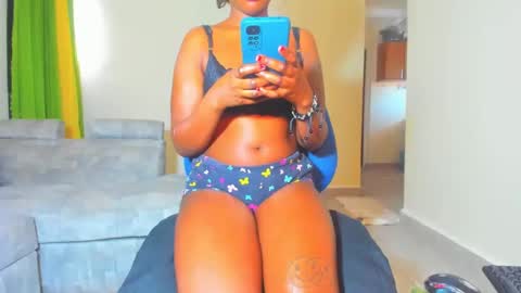 Snapshot of little_africa chatting on 01.07.25 little_africa online show from 01.07.25