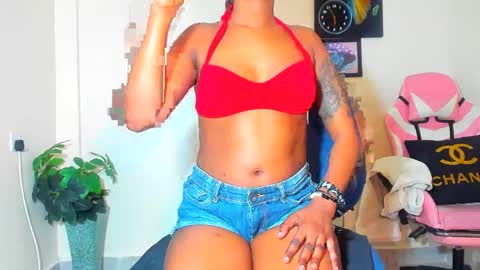 Snapshot of little_africa chatting on 02.04.25 little_africa online show from 02.04.25