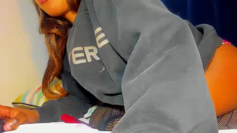 Snapshot of little_africa chatting on 02.25.25 little_africa online show from 02.25.25