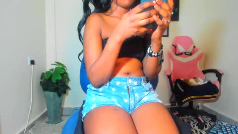 Snapshot of little_africa chatting on 03.04.25 little_africa online show from 03.04.25