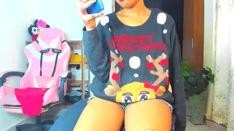 Snapshot of little_africa chatting on 10.16.25 little_africa online show from 10.16.25