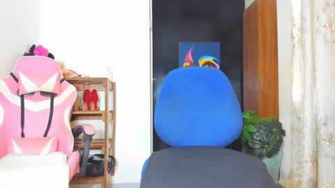 Snapshot of little_africa chatting on 11.02.25 little_africa online show from 11.02.25