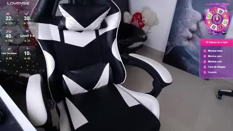 Amelie  online show from 04.14.26