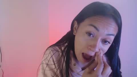 Aliciaparaisss online show from 10.18.25