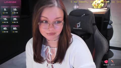Snapshot of little_bambii_ chatting on 01.08.25 Eva online show from 01.08.25