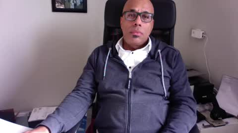 Snapshot of little_buddha chatting on 02.12.25 Pure Black Power online show from 02.12.25