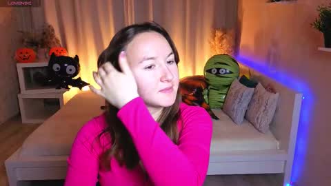 Snapshot of little_doll_meow chatting on 10.23.25 Alexandra online show from 10.23.25