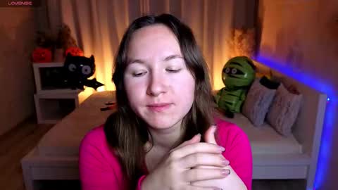 Snapshot of little_doll_meow chatting on 10.29.25 Alexandra online show from 10.29.25