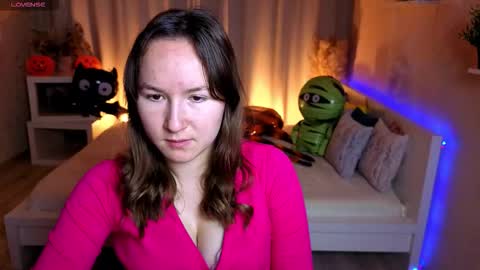 Snapshot of little_doll_meow chatting on 10.31.25 Alexandra online show from 10.31.25