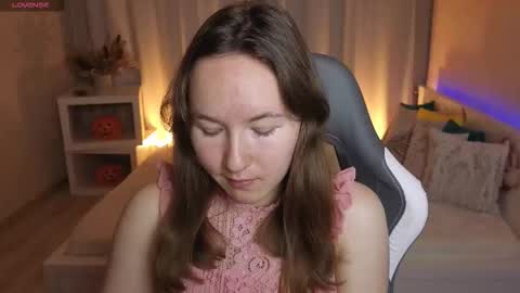 Snapshot of little_doll_meow chatting on 11.12.25 Alexandra online show from 11.12.25