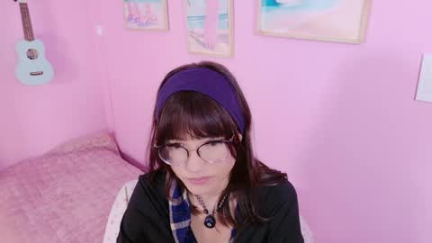 Snapshot of little_effy18_ chatting on 04.01.26 Little Effy online show from 04.01.26
