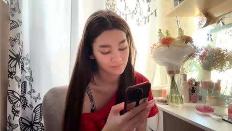 Viiola online show from 12.04.25