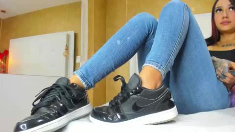   online show from 09.22.25