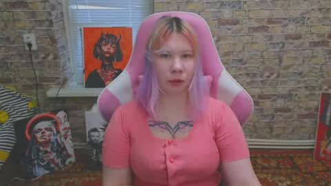 Snapshot of little_kitsune chatting on 12.20.25 Rachel online show from 12.20.25