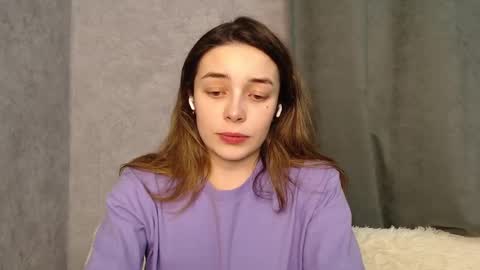 Snapshot of little_mia__ chatting on 12.26.24 Mia   Im online every day 1530 PM in New York  2030 PM in London online show from 12.26.24