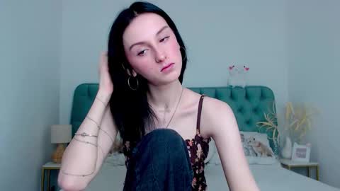 little_mollee online show from 10.08.25