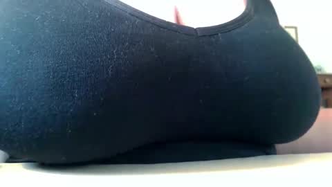 Snapshot of little_phantom chatting on 12.18.25 little_phantom online show from 12.18.25