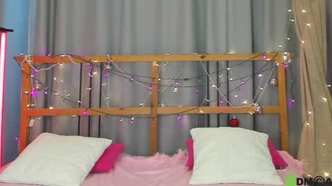 Snapshot of little_radiant_sun chatting on 01.16.25 Kriss online show from 01.16.25