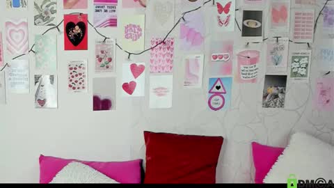 Snapshot of little_radiant_sun chatting on 09.11.25 Kriss online show from 09.11.25