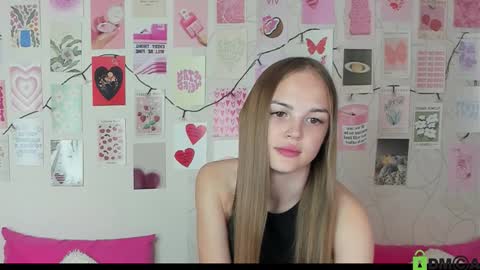 Snapshot of little_radiant_sun chatting on 09.24.25 Kriss online show from 09.24.25