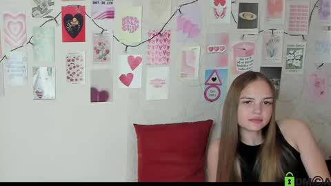 Snapshot of little_radiant_sun chatting on 10.02.25 Kriss online show from 10.02.25