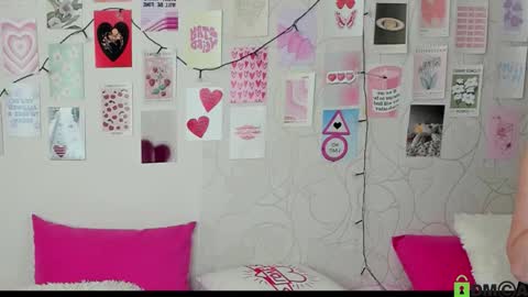 Snapshot of little_radiant_sun chatting on 10.16.25 Kriss online show from 10.16.25