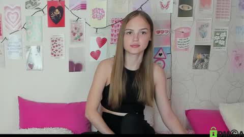 Snapshot of little_radiant_sun chatting on 10.18.25 Kriss online show from 10.18.25