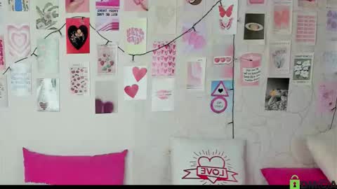 Snapshot of little_radiant_sun chatting on 10.21.25 Kriss online show from 10.21.25